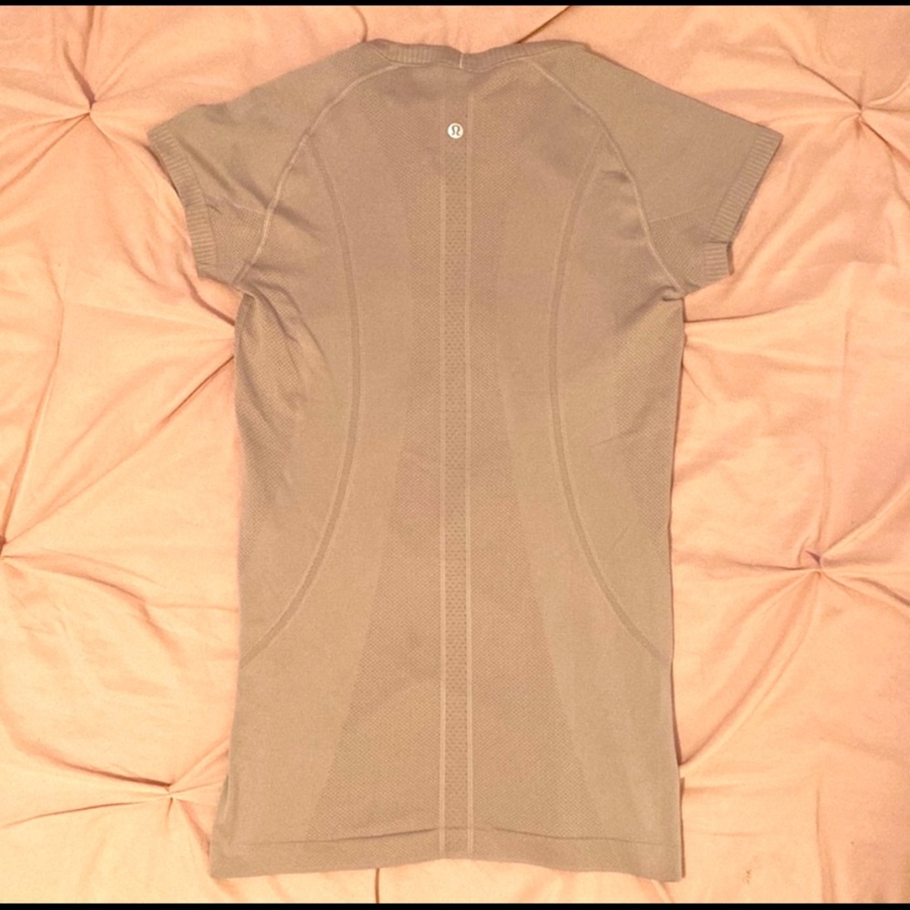Lululemon swiftly tech size 8